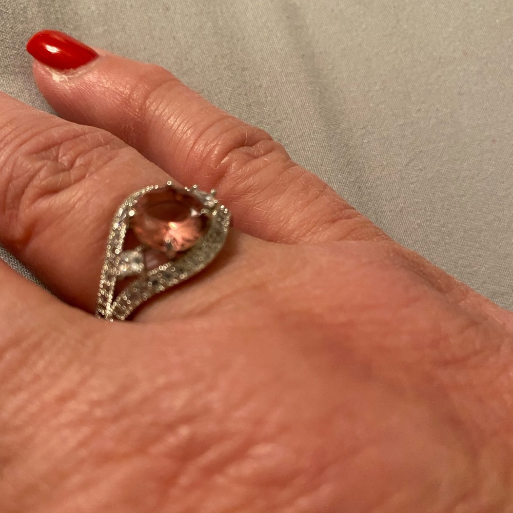 Ring - Picture 3 of 4
